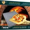 ETNA Pizza Set - Grote Pizzasteen & GRATIS Pizzaschep - 30 Cm X 38 Cm - Echt Italiaanse Pizzasteen - Broodbaksteen - BBQ Pizzasteen - Gemaakt Van Lavasteen Uit De Etna - Non-stick - Eppicotispai -BBQ Verkoop 1200x1070