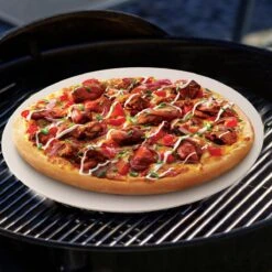MaxxHome Pizzasteen - BBQ Steen - Pizzasteen Voor De Lekkerste Bereiding Van Een Pizza Op Jouw Barbecue Of In De Oven - Pizza Steen Rond - Medium (33 Cm) -BBQ Verkoop 1200x1200 326