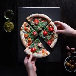 Navaris Pizzasteen XL Voor Oven En Barbecue - Rechthoekige Pizzaplaat 38 X 30 Cm - Inclusief Receptenboek - Keramisch Geglazuurd - Zwart -BBQ Verkoop 1200x1200 328