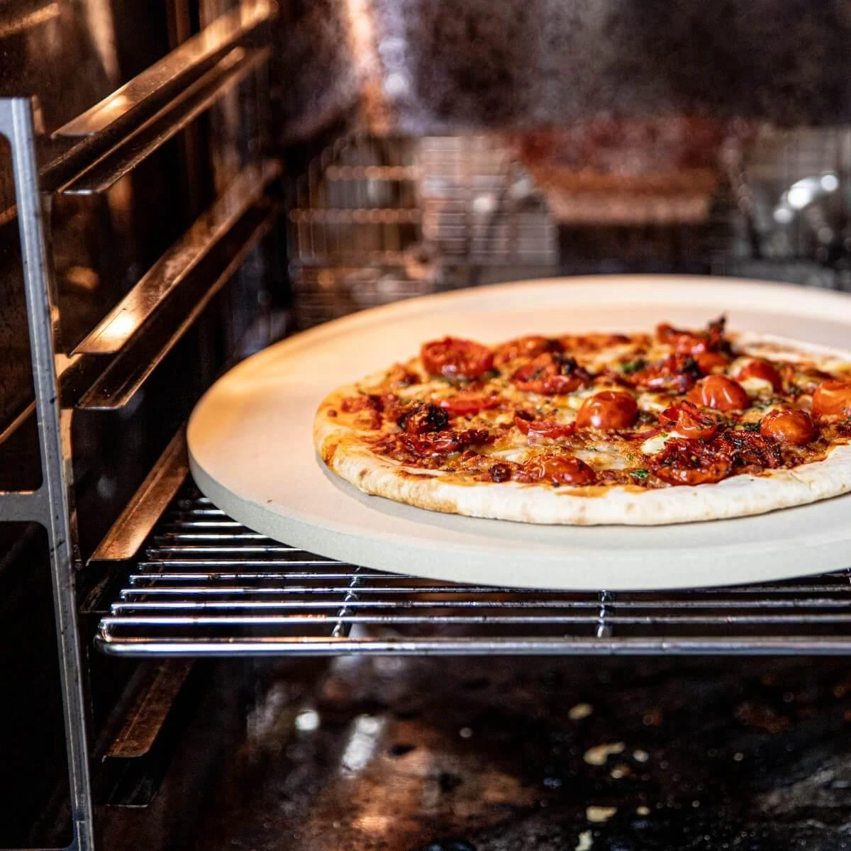 Boska Pizzasteen Deluxe - Voor Oven & BBQ - Knapperige Pizza's - Ø 29.5 Cm - BBQ Accessoires 20 Boska Pizzasteen Deluxe - Voor Oven & BBQ - Knapperige Pizza's - Ø 29.5 Cm - BBQ Accessoires - Image 18