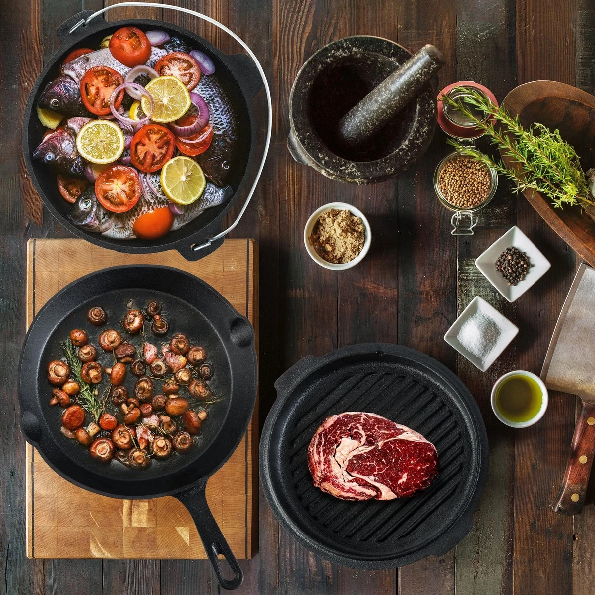 Dutch Mountains Gietijzeren Pannenset 7-delig - Dutch Oven – Braadpan - Grillpan - Hapjespan - Kookset In Houten Transportkist - Deksellifter - Brander 10 Dutch Mountains Gietijzeren Pannenset 7-delig - Dutch Oven – Braadpan - Grillpan - Hapjespan - Kookset In Houten Transportkist - Deksellifter - Brander - Image 8