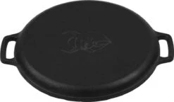 Valhal Outdoor Skillet / Plancha / Koekenpan - Gietijzer - Diameter 35cm, Twee Handvatten, VH35F -BBQ Verkoop 1200x698