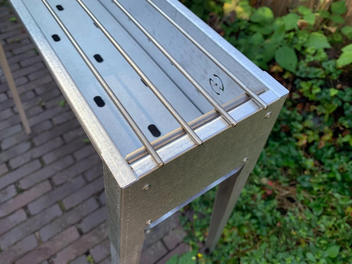 Spiedini Saté-bbq Bali 80 - Saté Houtskoolbarbecue Met Horizontaal Rooster - 80 Cm Lang, 11 Cm Breed - Materiaal: Gealuminiseerd Ijzer 7 Spiedini Saté-bbq Bali 80 - Saté Houtskoolbarbecue Met Horizontaal Rooster - 80 Cm Lang, 11 Cm Breed - Materiaal: Gealuminiseerd Ijzer - Image 5