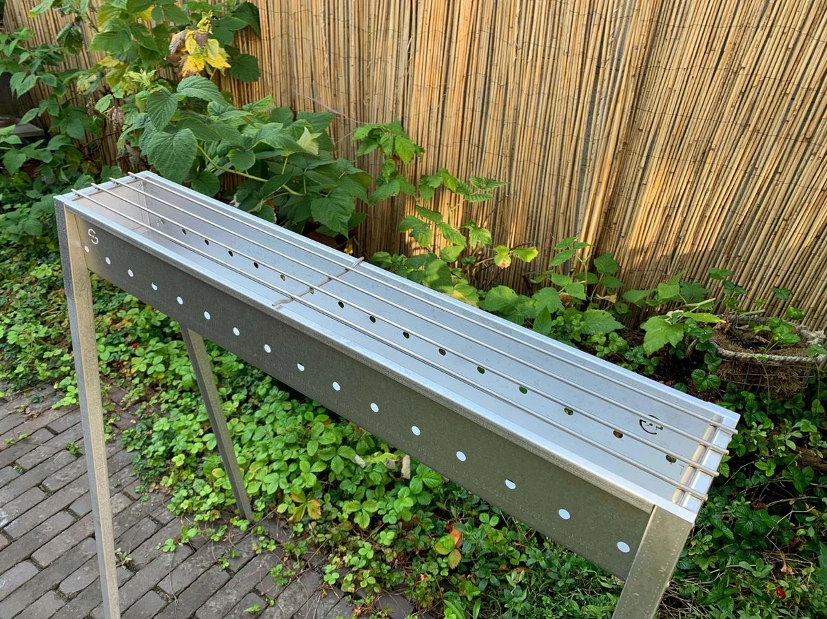 Spiedini Saté-bbq Bali 80 - Saté Houtskoolbarbecue Met Horizontaal Rooster - 80 Cm Lang, 11 Cm Breed - Materiaal: Gealuminiseerd Ijzer 4 Spiedini Saté-bbq Bali 80 - Saté Houtskoolbarbecue Met Horizontaal Rooster - 80 Cm Lang, 11 Cm Breed - Materiaal: Gealuminiseerd Ijzer - Image 2