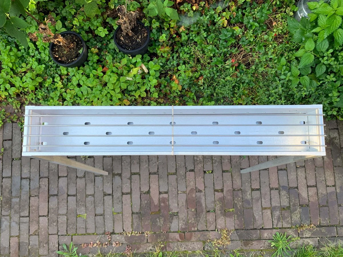 Spiedini Saté-bbq Bali 80 - Saté Houtskoolbarbecue Met Horizontaal Rooster - 80 Cm Lang, 11 Cm Breed - Materiaal: Gealuminiseerd Ijzer 5 Spiedini Saté-bbq Bali 80 - Saté Houtskoolbarbecue Met Horizontaal Rooster - 80 Cm Lang, 11 Cm Breed - Materiaal: Gealuminiseerd Ijzer - Image 3