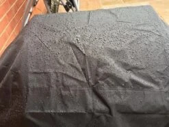 COVER UP HOC RED Label BBQ Hoes 145x61x117 Cm Waterdichte Barbecue Hoes / Afdekhoes Bbq / Met Trekkoord, Bbq Hoes, Bbq Hoes Waterdicht, Bbq Beschermhoes Zwart -BBQ Verkoop 1200x902 3